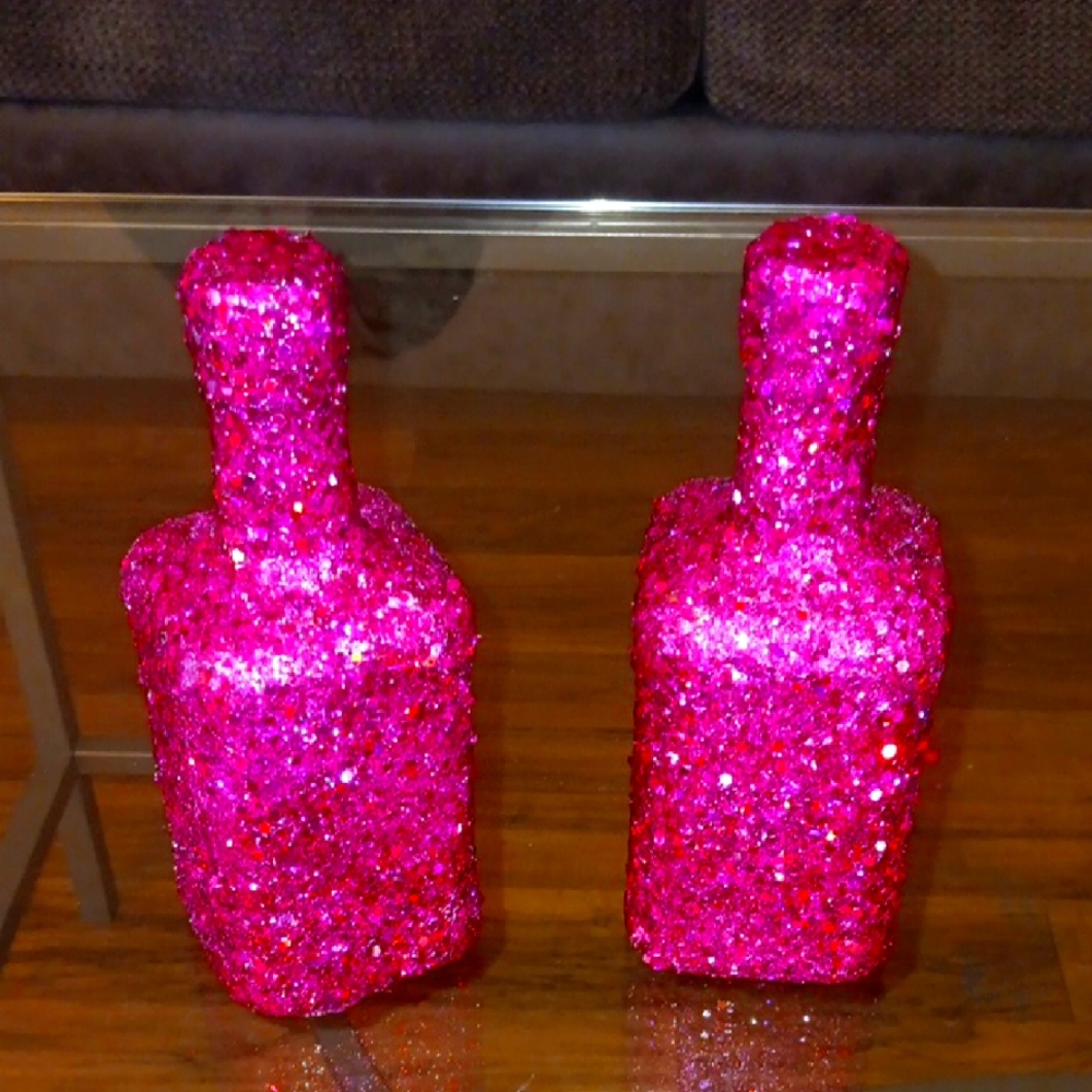 Fushia Pink Glitter Bottles By: Chanbursai